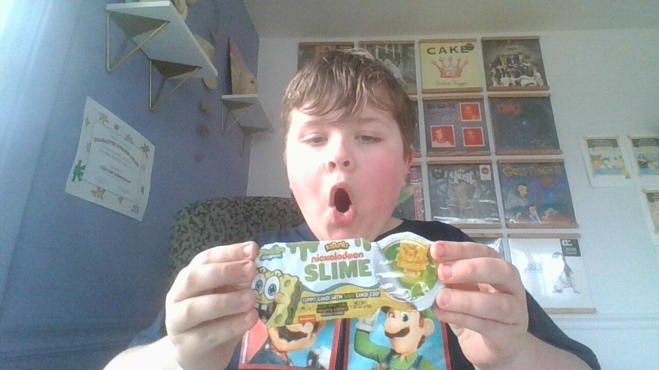 Trying the KaDunks x Spongebob SquarePants Collab Candy - Food Reviews