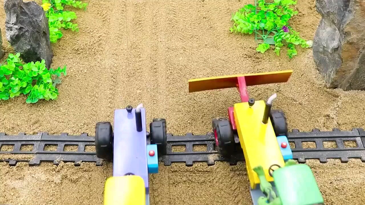 Diy_tractor_making_bulldozer_repair_train_railway___Excavator_Crawler_Crane_and_Construction_Trucks