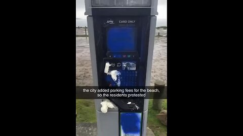 RESIDENTS DAMAGE CHARGING MACHINES🌊🏄🏝️🚧🚙🎟️🎰🚶‍♂️📸FOR BEACH PARKING🔥🎰🔥🏖️🏊‍♂️💫