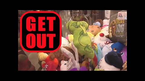 KICKED OUT OF THE STORE FOR PLAYING THE CLAW MACHINE???