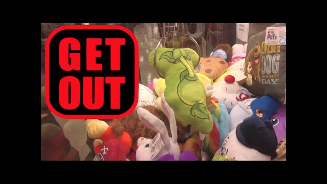 KICKED OUT OF THE STORE FOR PLAYING THE CLAW MACHINE???