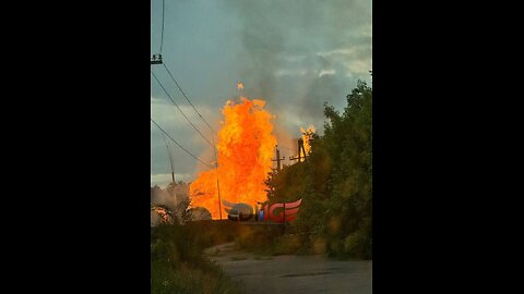 🔥👀 Occupied Yenakiieve (Donetsk region), a fire broke out at the gas storage station.