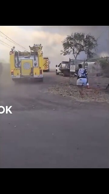 BRUSH-WILDFIRE DESTROY HOMES🚒👨‍🚒💦🔥🏠🔥🏡IN MAILI HONOLULU🇺🇸🧑‍🚒🏘️🔥🚒💫