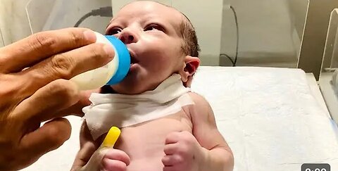 This Newborn Feeding Moment Will Melt Your Heart ❤️👶