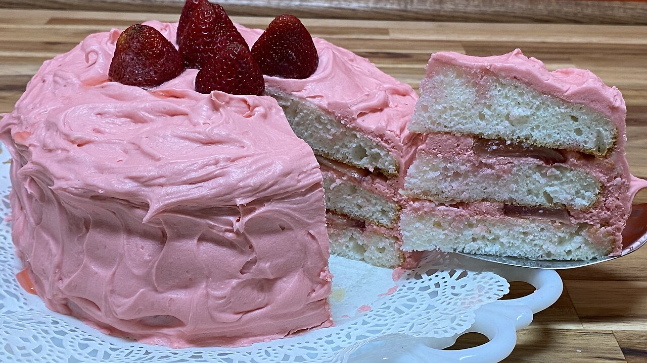 Strawberry Buttercream Frosted Layer Cake | Start with a Mix #strawberrycake