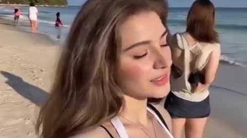 "Wow… She Looks Like a Dream 💖"