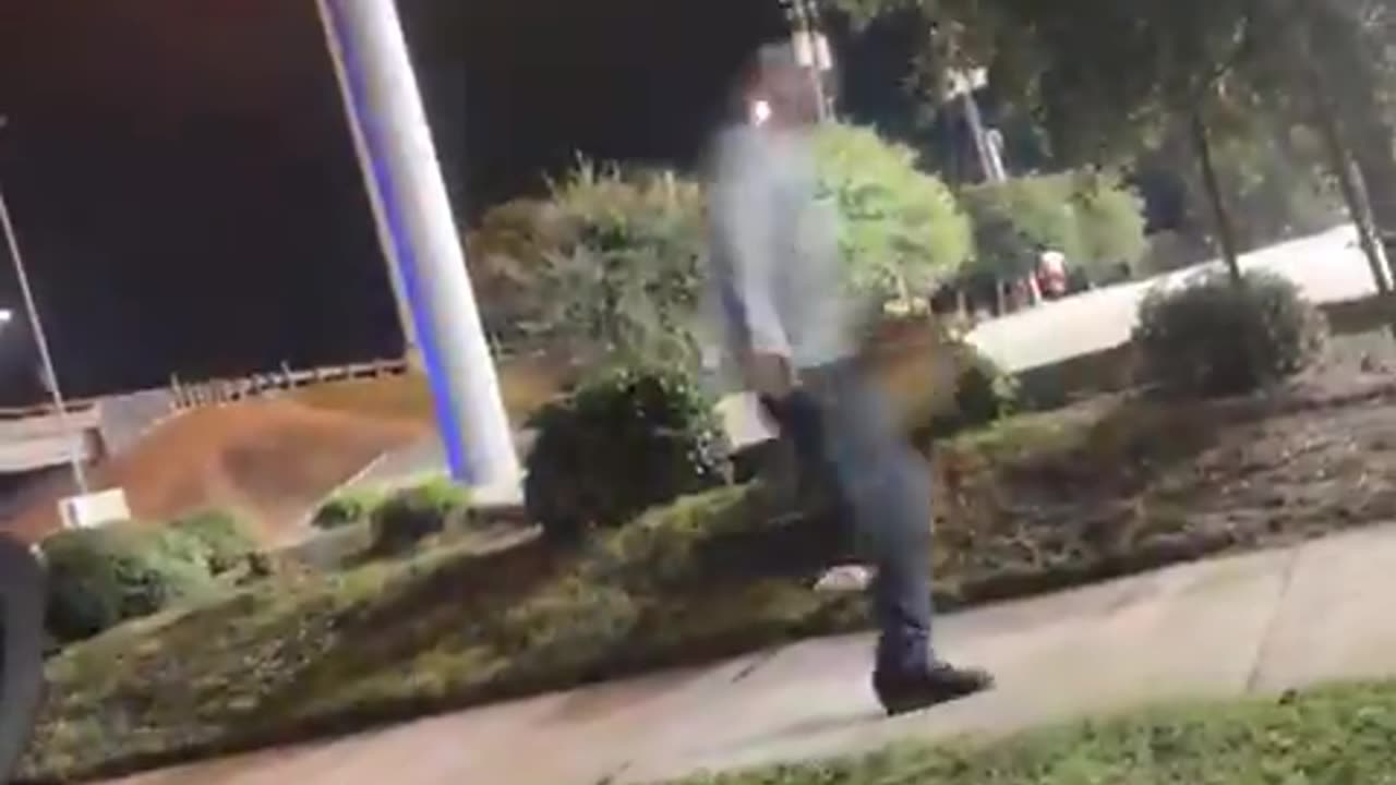 Agents chase down illegal after fleeing traffic stop in Houston, Texas.