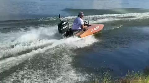 Riding in style (via:@shred_eighty)