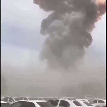 Scenes showing the explosion of the Iranian port of Bandar Abbas!