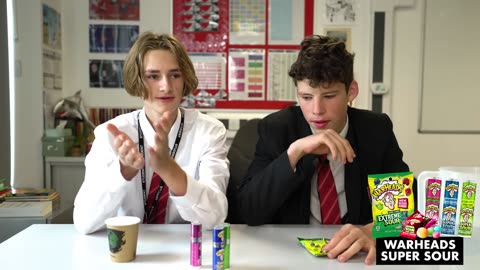 British Highschoolers try American Snacks for the first time!