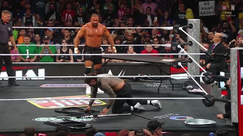 Roman Reigns, CM Punk, LA Knight, Jey Uso overcome The Vision; CHAOS! | WWE Raw | 8/18/2025