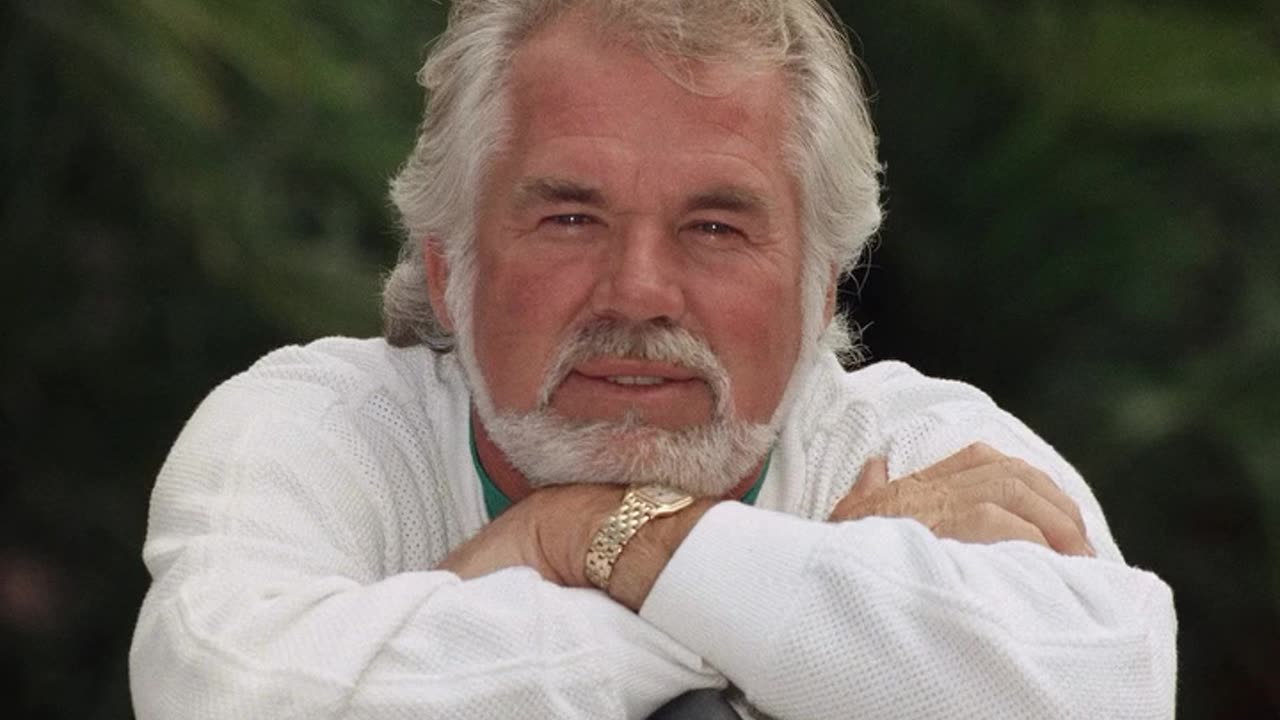 Happy "Heavenly" Birthday to KENNY ROGERS ....
