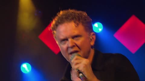 Money's Too Tight (To Mention) [The Valentine Brothers cover] - Simply Red (live)