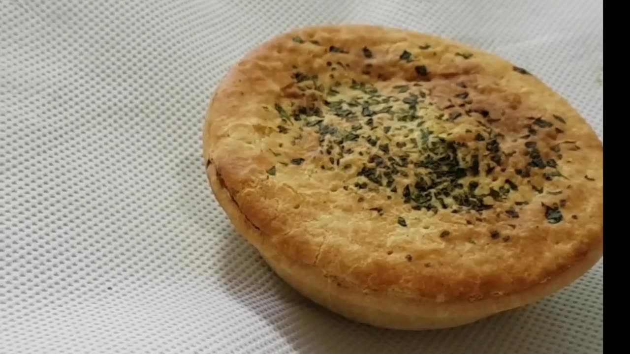 Four 'n Twenty Pie - This ‘Meat Pie’ Has NO Meat… My Reaction 🇦🇺😂