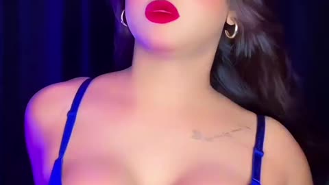 Ye hot hai kya? 🤔🤤 #hotgirl #sexygirl #xxx #rumbletrending #trending #viral