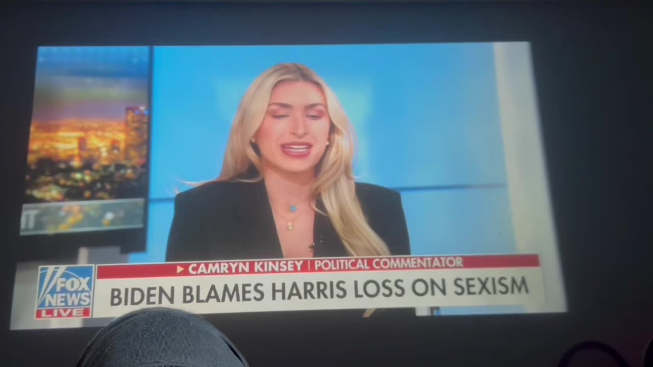 Fox News host faints #FoxNews #FoxNewsHostFaints #Media #News #TadpoleTriplett #Comedian #Comedy