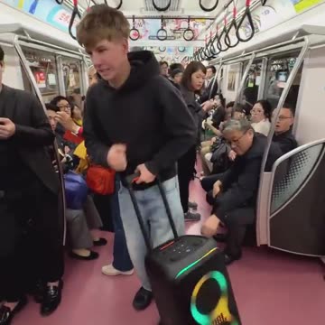 retard Tiktoker in Japan