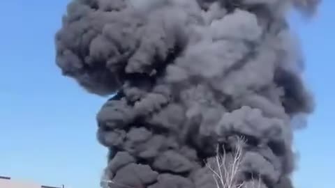 Massive fire at recycling plant sends a dark smoke plume into the Dallas sky