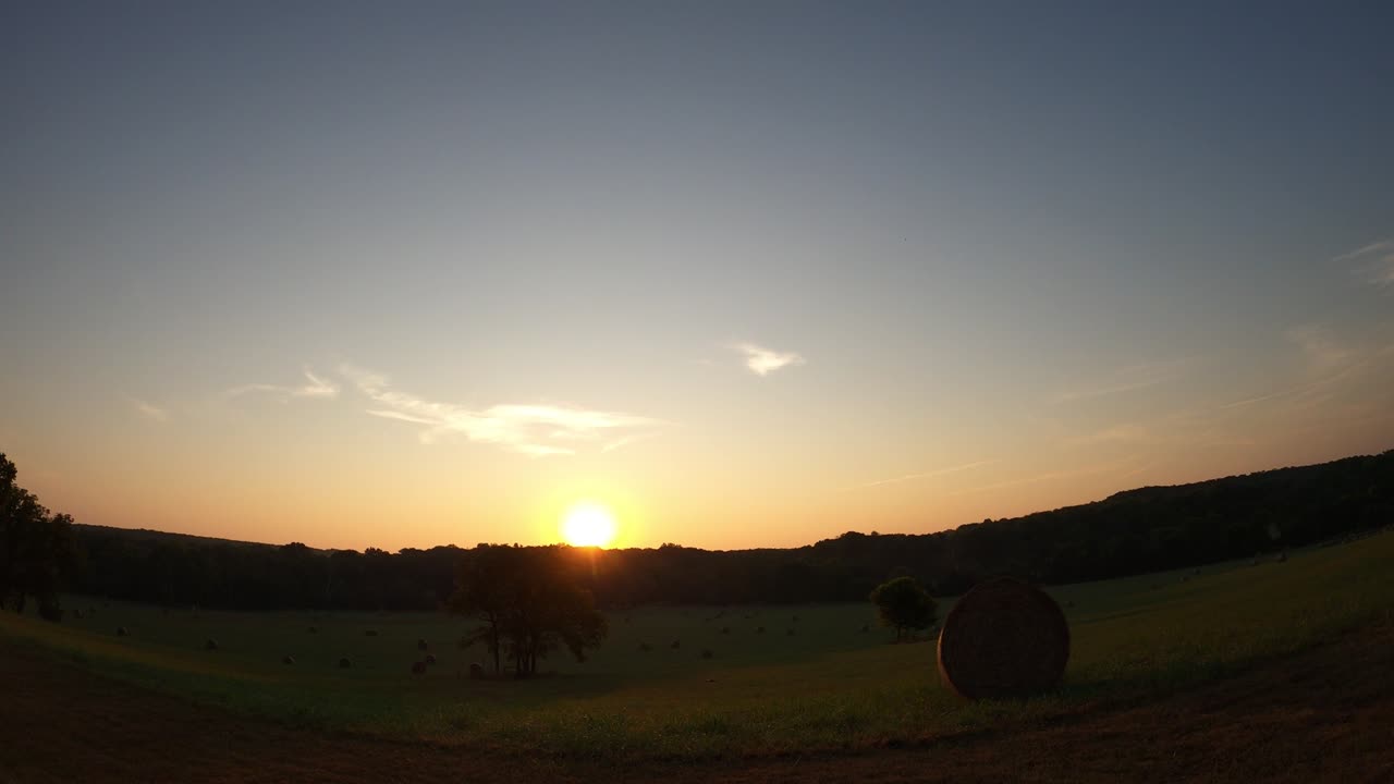 Sun ☀ Rise 8 15 25 76f/24c