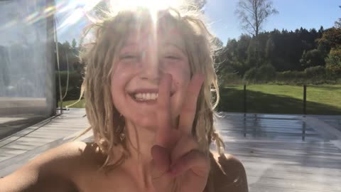 Naked weather girl💕