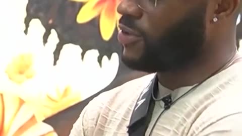 Kola is worried about how dede would feel about his kiss with Isabella.