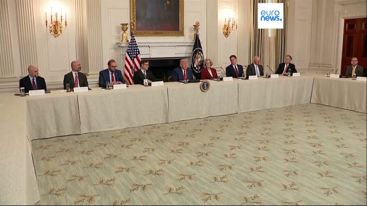 NOTIZIE DAL MONDO Accordo USA-Cina a Londra:meno dazi per Pechino,accesso alle terre rare per Washington per risolvere la disputa commerciale che minaccia di far precipitare il mondo nella recessione e nell'instabilità economica