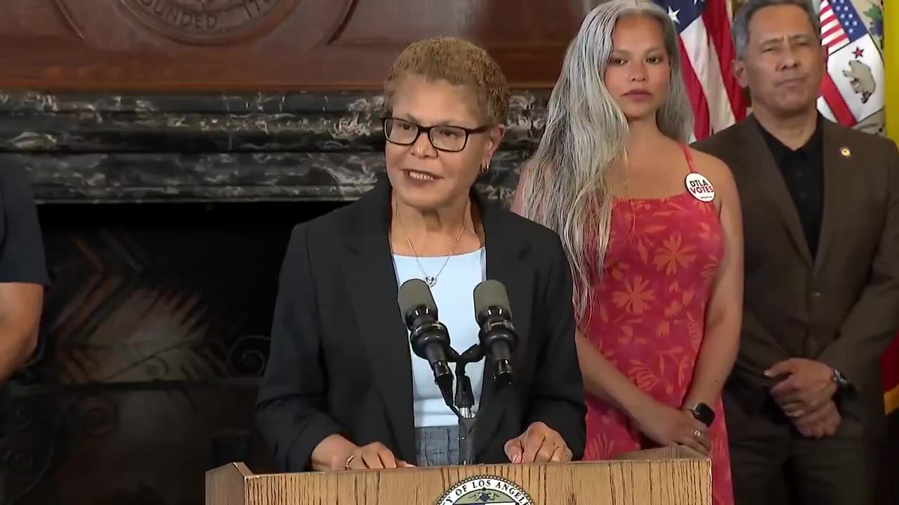 LA Mayor Karen Bass goes ballistic after JD Vance calls Senator Alex Padilla "Jose"