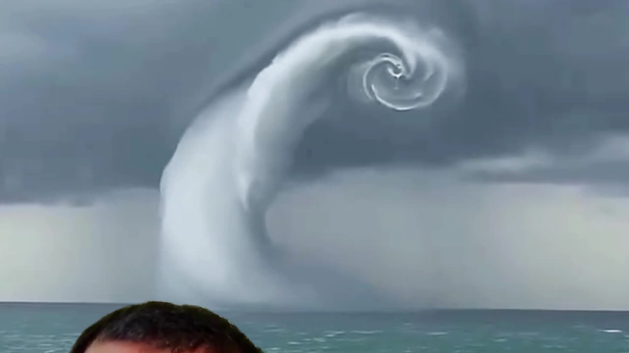 🌊 পানি আকাশে! আল্লাহর অলৌকিক শক্তি