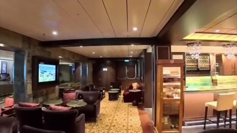 Quick Tour: Vintage Bar at Ovation of the Seas Deck 5