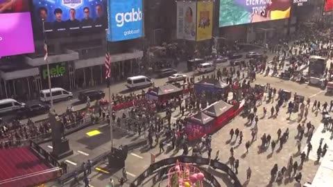 At exactly 1 PM, all of the “No Kings” protesters in Times Square immediately dispersed.