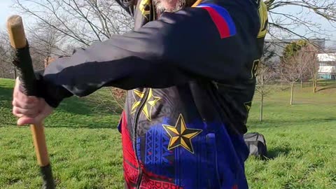 « Marteau ou épée, ce n’est pas l’arme qui forge le héros, mais le courage. »