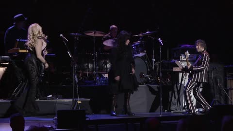What About Love (Toronto cover) with The Royal Philharmonic Orchestra - Heart (live)