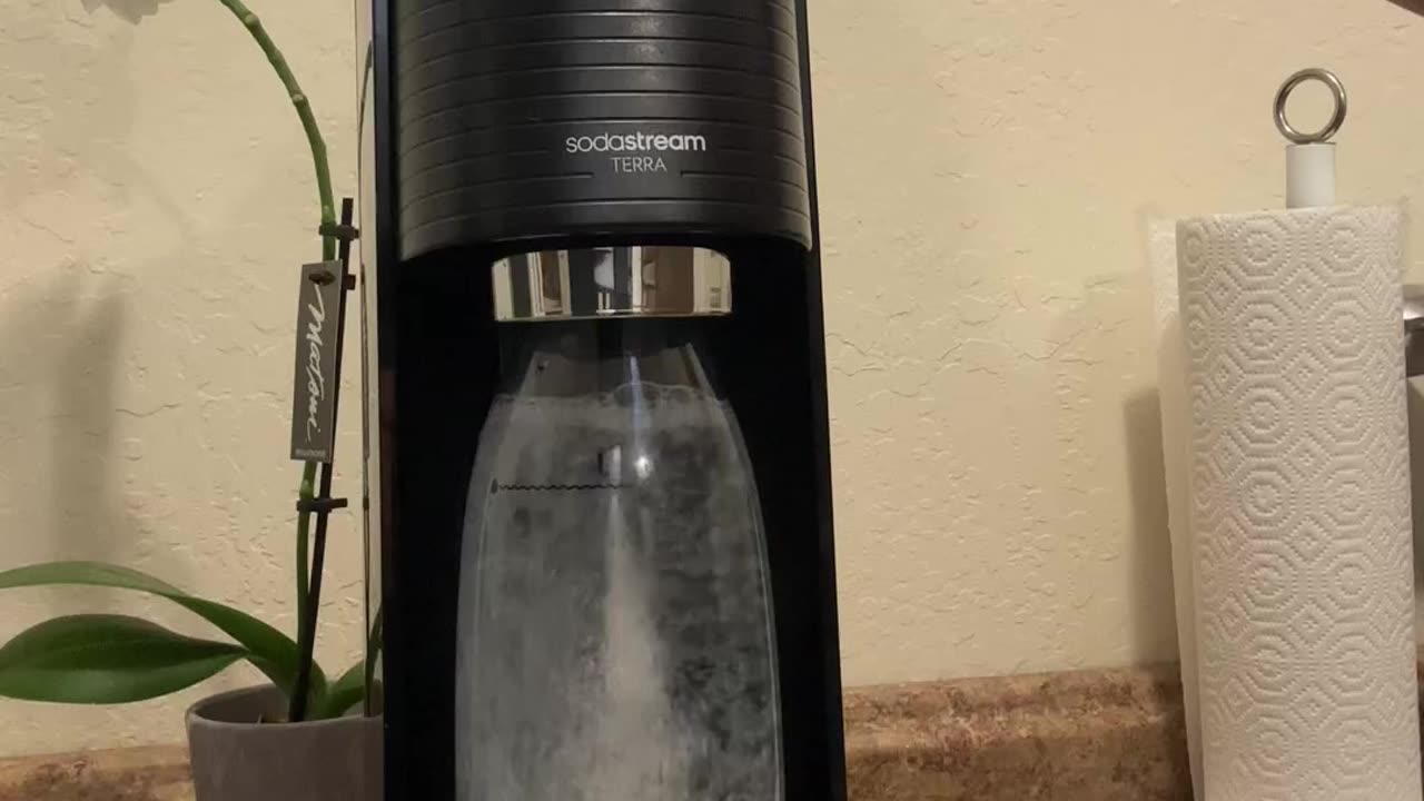Sodastream Enso Sparkling Water Maker Starter Kit | Naoto Fukasawa Design | CO2 Cylinder & Bottle