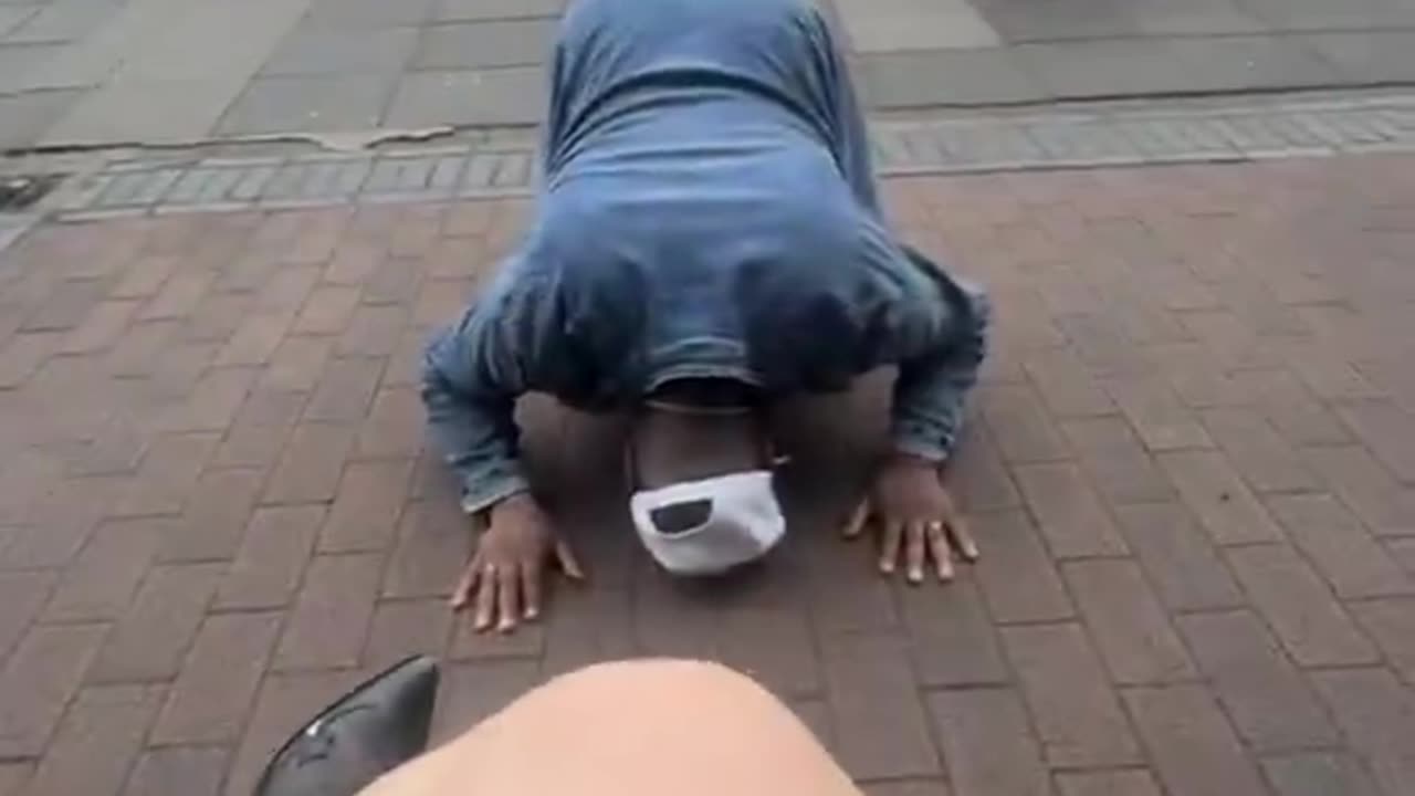 He mistook Mecca for a woman's legs.