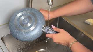 How to remove rust from pan easily