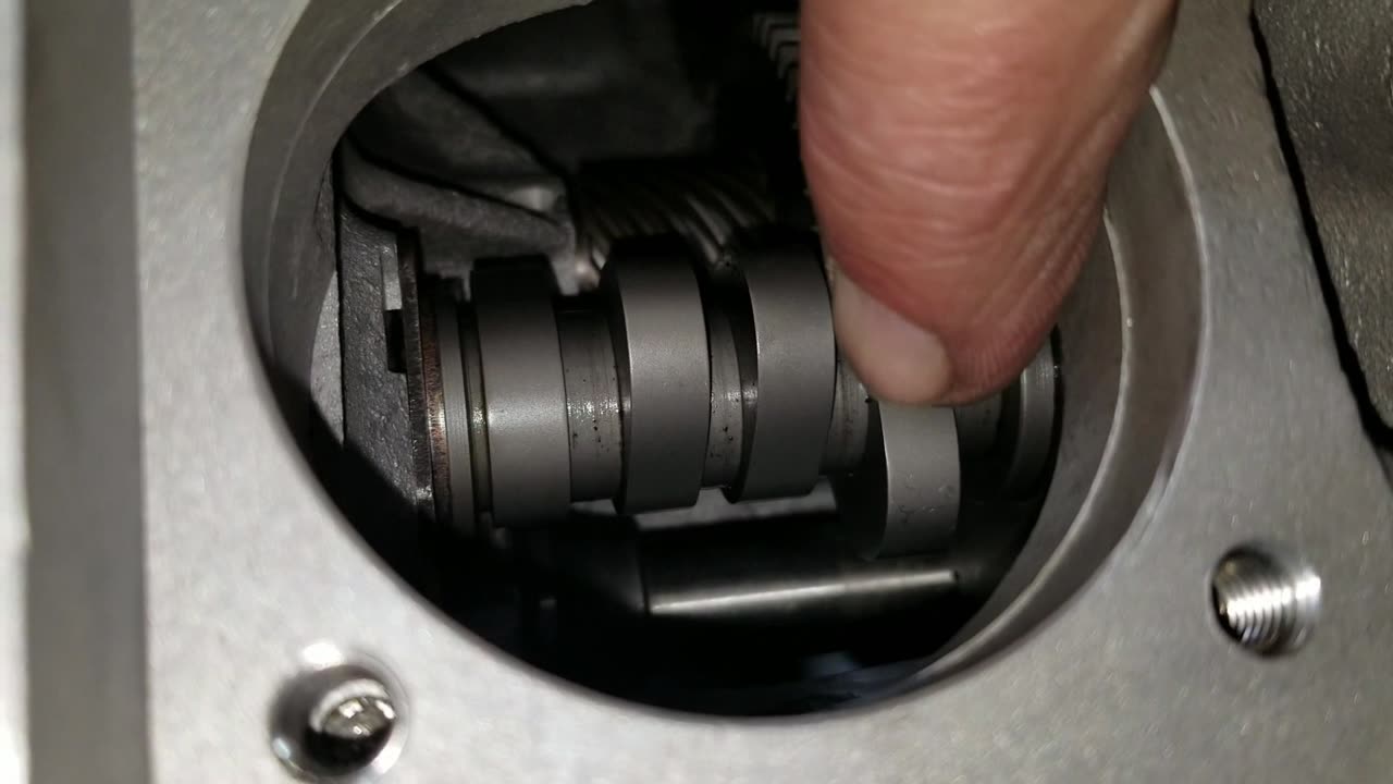 1956 Harley Davidson restoration Part 4, The gear chest Part 1, Fitting the gears