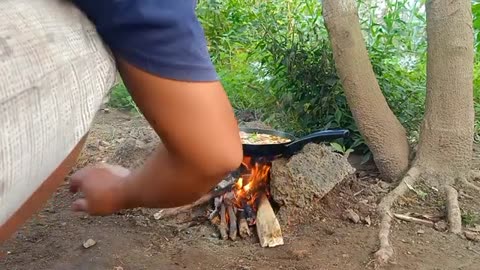 🔥 COOKING SPICY SQUID WITH GRILLED RICE 🍚🦑