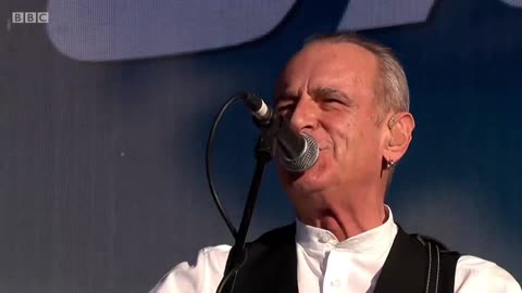Paper Plane - Status Quo (live)
