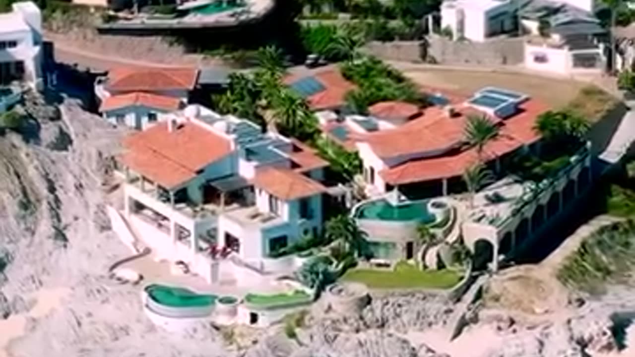 Casa Bella – 5 Bedroom Villa with Ocean & Beach Views.