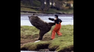 Un hombre vence a un oso durante inesperado ataque en el Baikal