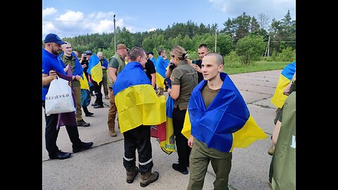 🇺🇦❤️ During 3 minutes, along the entire road along which our defenders return