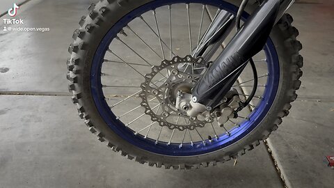 YZ Front axle grease short