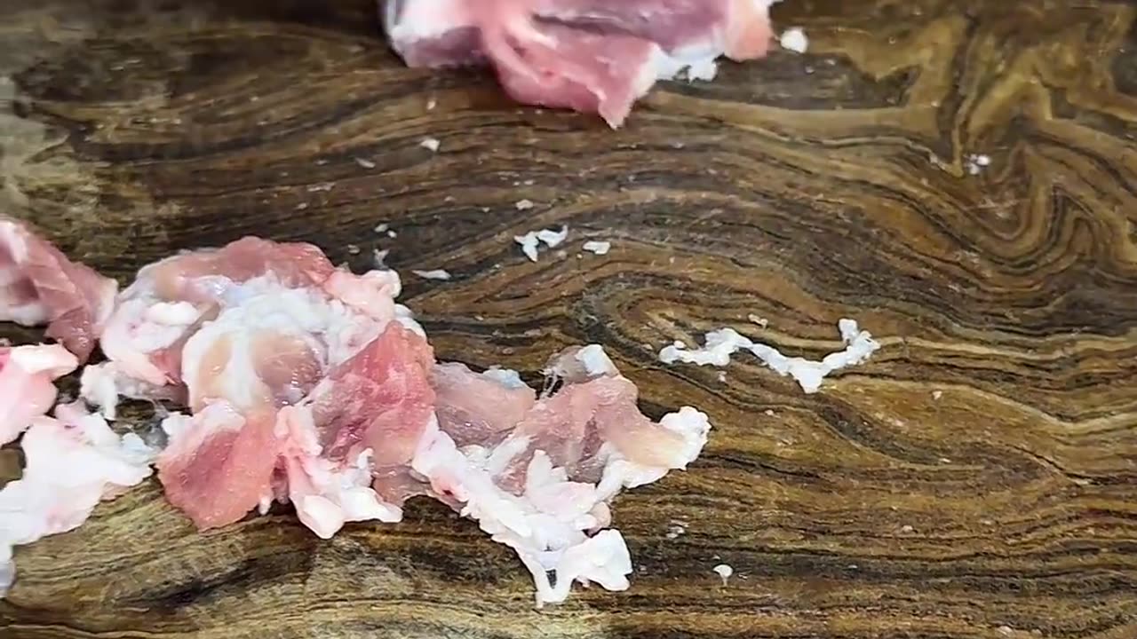 #好好吃饭大赛 三个菜一汤的美食教程其中有凉拌豆丝,辣椒炒肉,番茄炒蛋#年轻人生存料理指南 #抖音美食推荐官