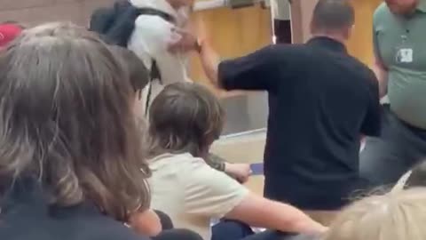 Resource officer suplexes student after he attacks a teacher