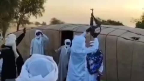 Celebrations turn deadly at a Tuareg wedding... Idiot😳