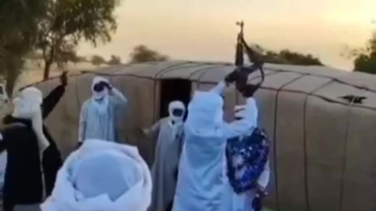 Celebrations turn deadly at a Tuareg wedding... Idiot😳