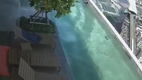 More footage from the earthquake in Bangkok