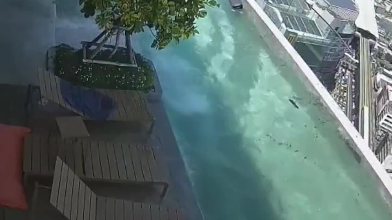 More footage from the earthquake in Bangkok
