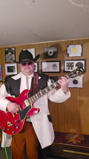 Sleepy Labeef tore up guitar example.