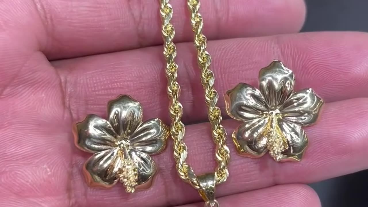 Real 10K Gold Pendant & Earrings Flower Set